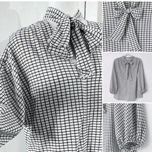 Max Studio Crepe Shirt V-Neck with Tie